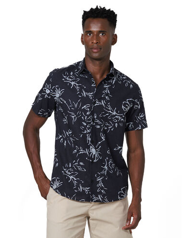 imagem de Camisa Manga Curta Folhagem Preto/Cinza