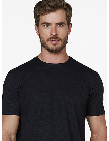 imagem de T-Shirt Malha Cross Preto